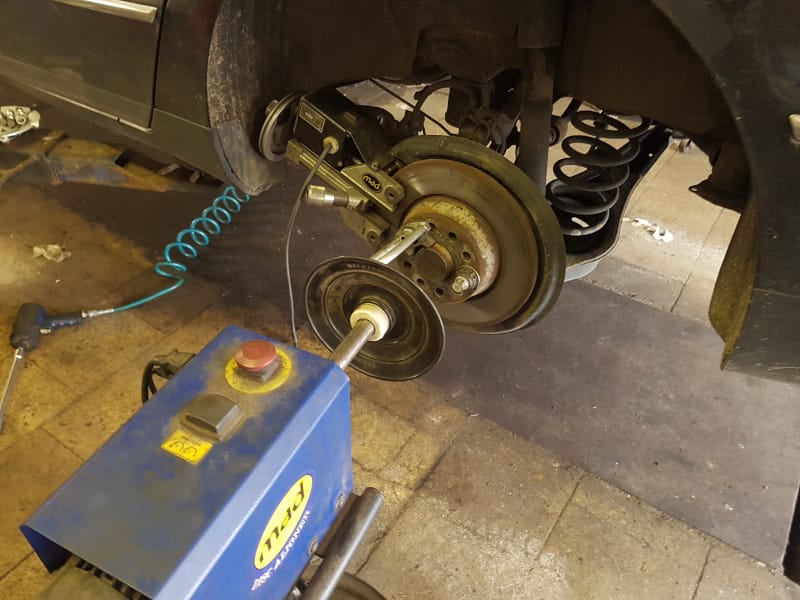 Auto bremžu disku virpošana Rīgā-Autoserviss Rīgā, auto remonts, autoevakuators, automazgātava