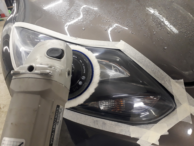 Auto lukturu pulēšana Rīgā-Autoserviss Rīgā, auto remonts, autoevakuators, automazgātava