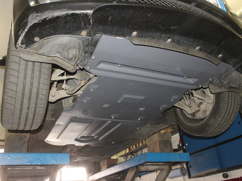 Motoru karteru, aizsargu ražošana, uzstādīšana Rīgā-Autoserviss Rīgā, auto dzinēju, izpūtēju remonts, auto audio, lukturu pulēšana